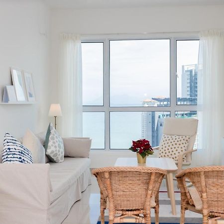 White Lagom Scandinavian House, By Sanguine Apartment Tanjung Tokong Exterior photo