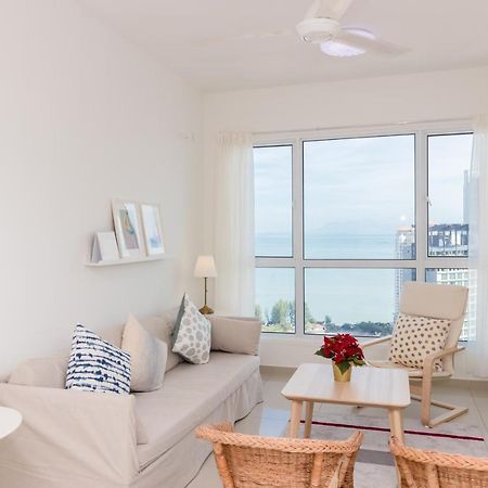 White Lagom Scandinavian House, By Sanguine Apartment Tanjung Tokong Exterior photo