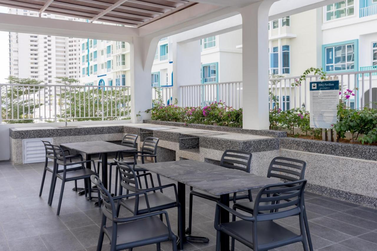 White Lagom Scandinavian House, By Sanguine Apartment Tanjung Tokong Exterior photo
